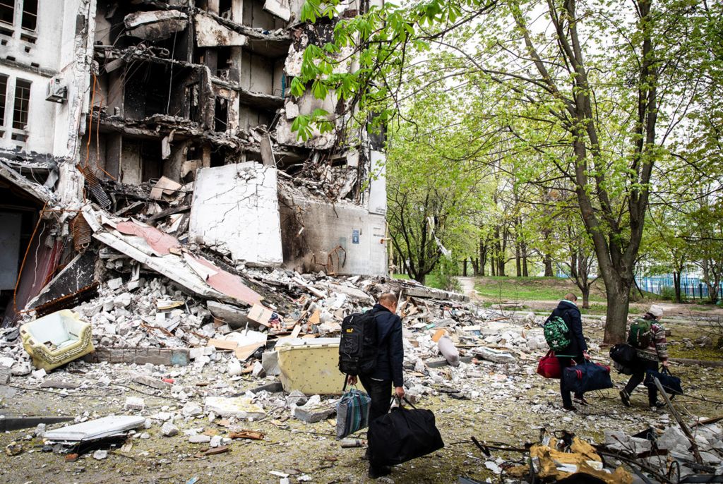Destroyed building in Saltivka, in northern Kharkiv - 29 April