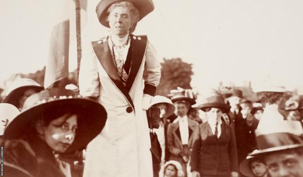 A speaker at a suffragette meeting on Wimbledon Common