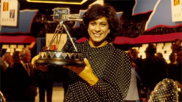 Fatima Whitbread with the BBC Sports Personality of the Year trophy in 1987